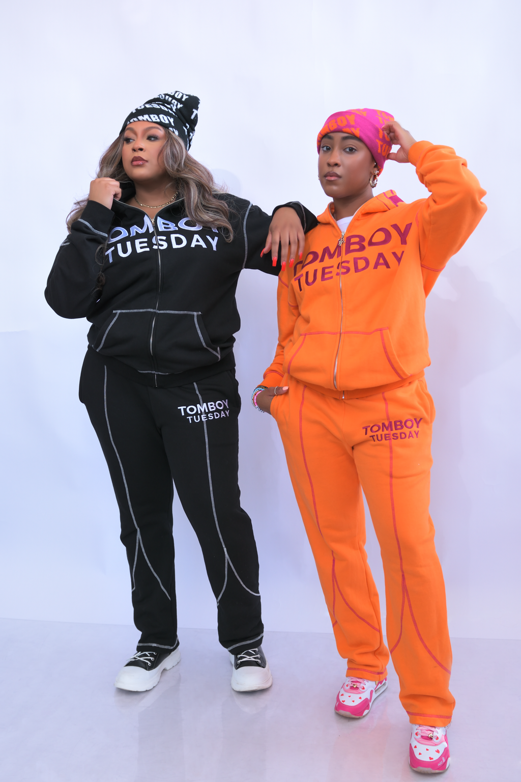 sweatsuit in both colors